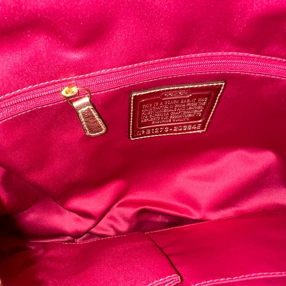 Coach Poppy Gold Shoulder Bag like new - Picture 8 of 9